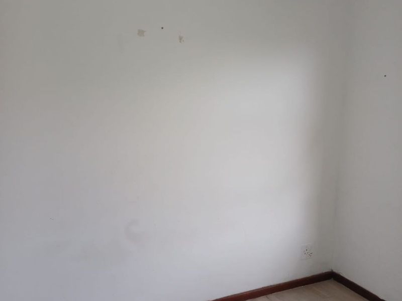 Townhouse For Sale in Kabega - Photo 5