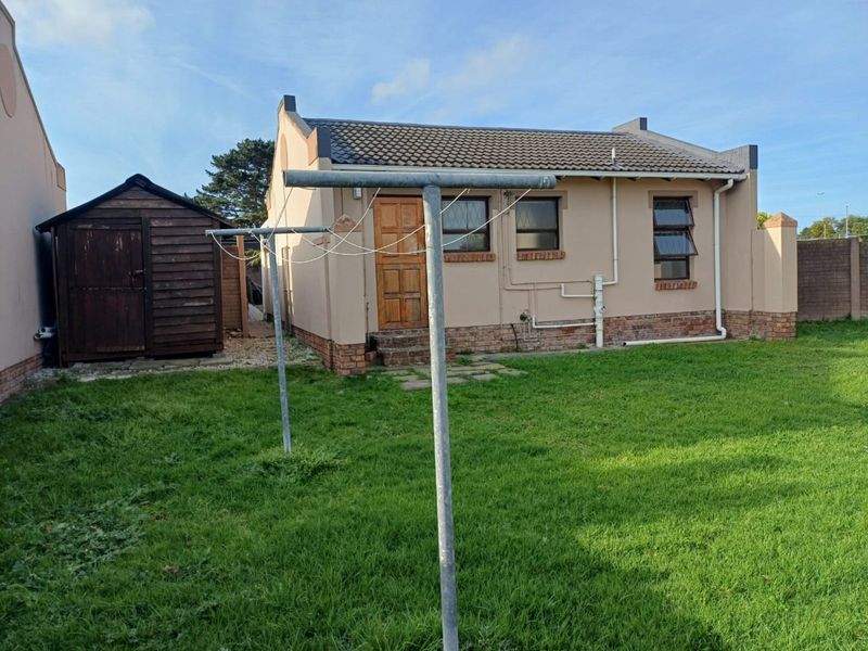 Townhouse For Sale in Kabega - Photo 2