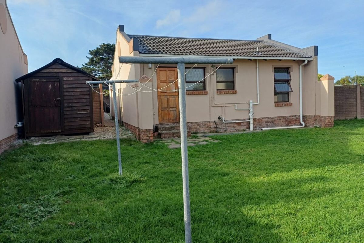 Townhouse For Sale in Kabega - Photo 2