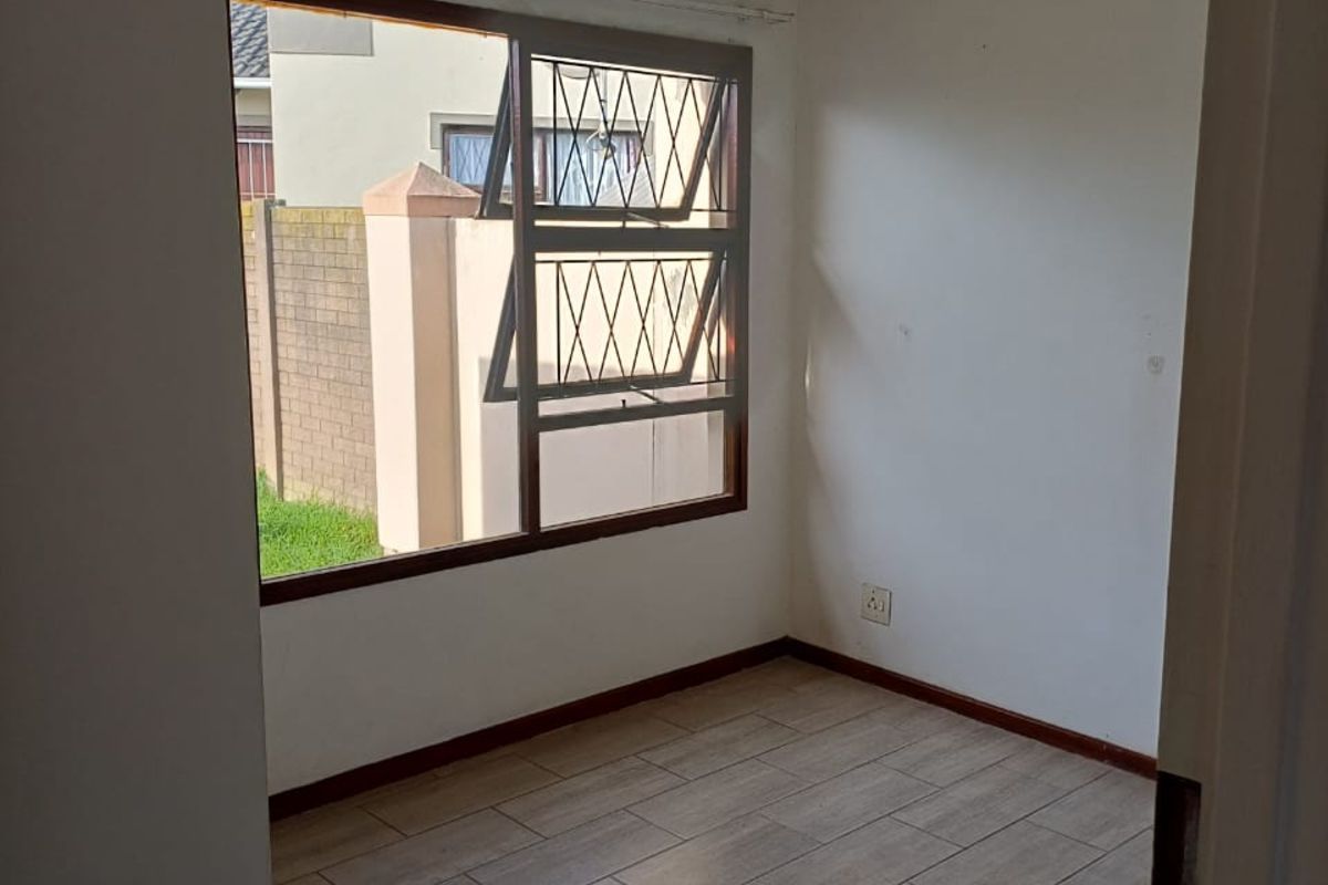 Townhouse For Sale in Kabega - Photo 3