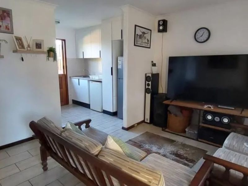 Townhouse For Sale in Kabega - Photo 9