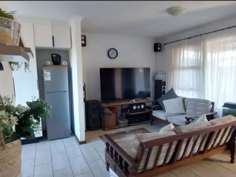 Townhouse For Sale in Kabega - Photo 7