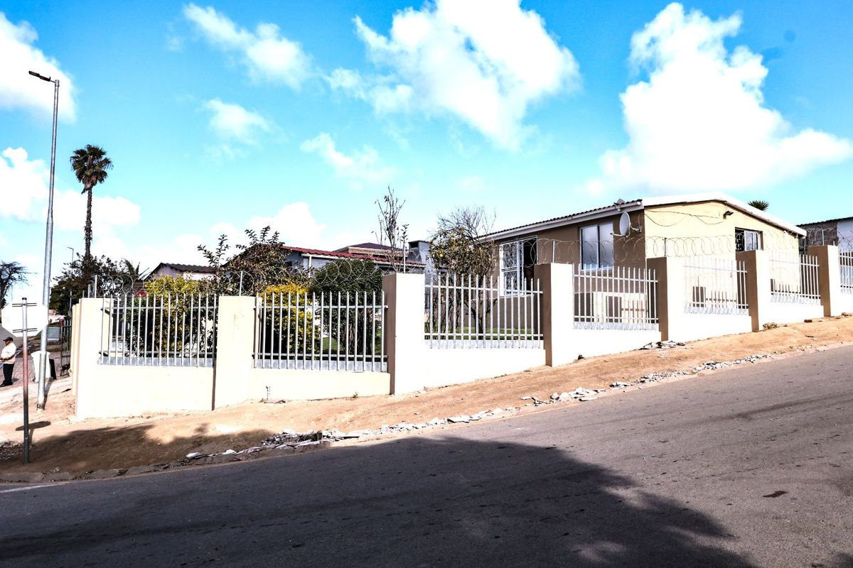 House For Sale in Parkdene - Photo 3