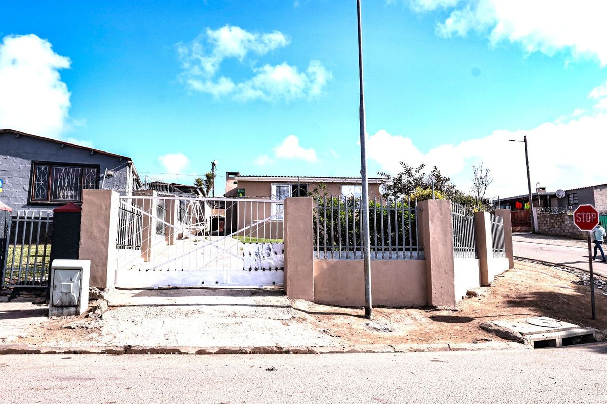 House For Sale in Parkdene - Photo 2