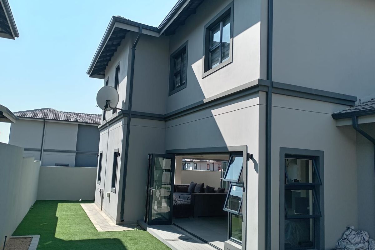 House For Sale in Olivedale - Photo 3