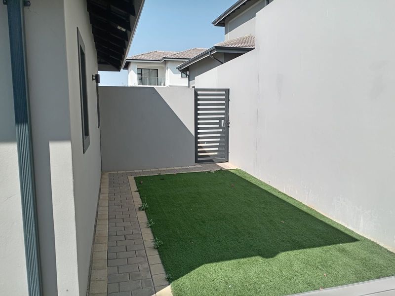 House For Sale in Olivedale - Photo 5