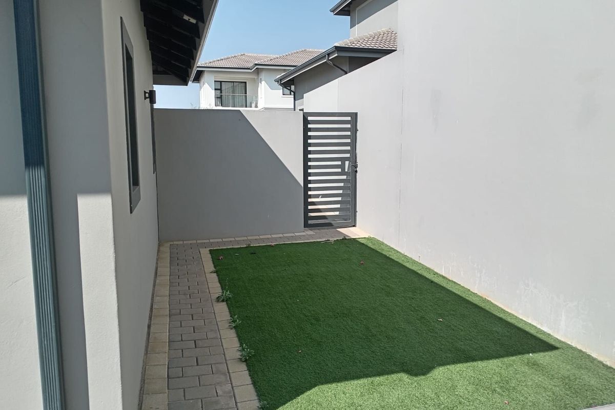 House For Sale in Olivedale - Photo 5