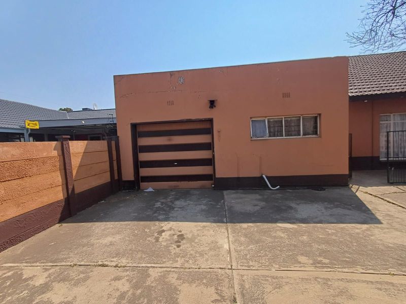 House For Sale in Stilfontein Central - Photo 2