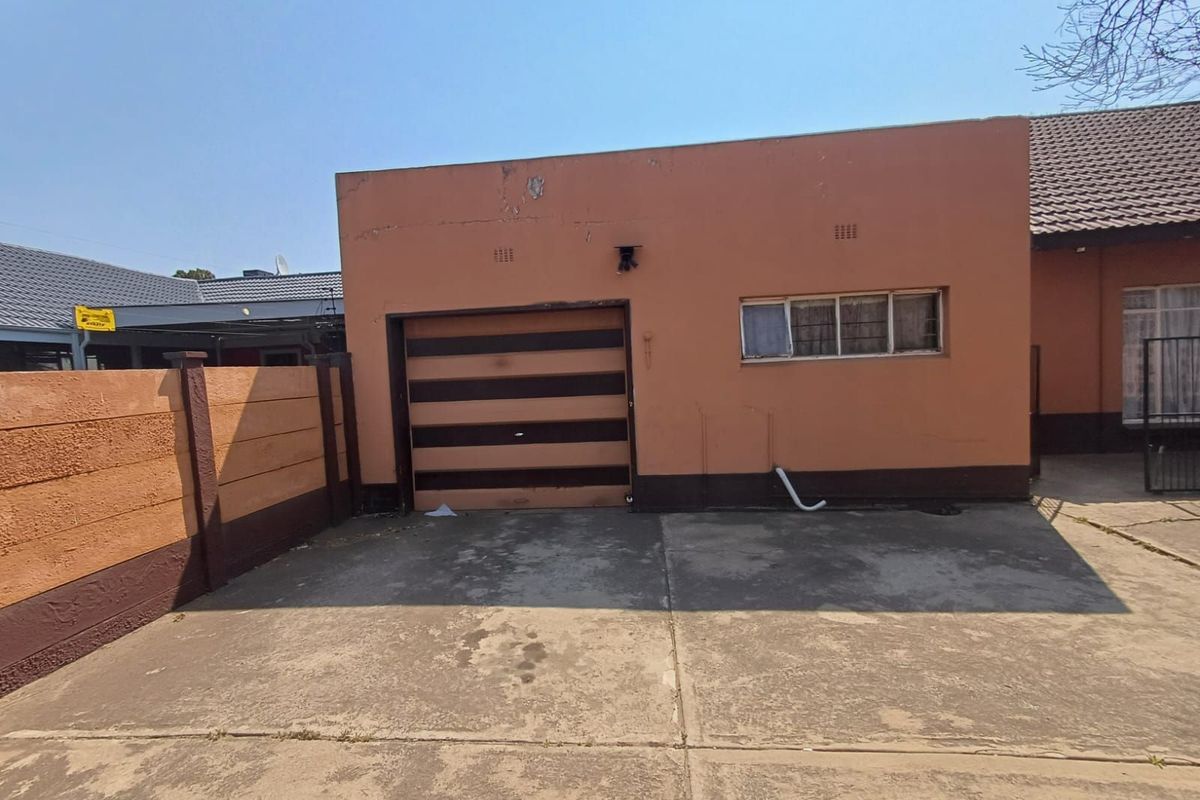 House For Sale in Stilfontein Central - Photo 2