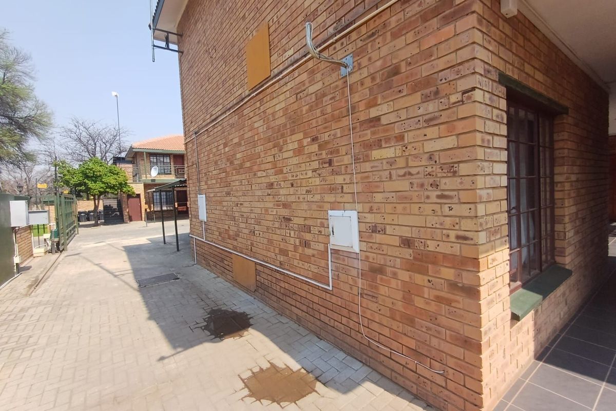 Apartment For Sale in Die Bult - Photo 2