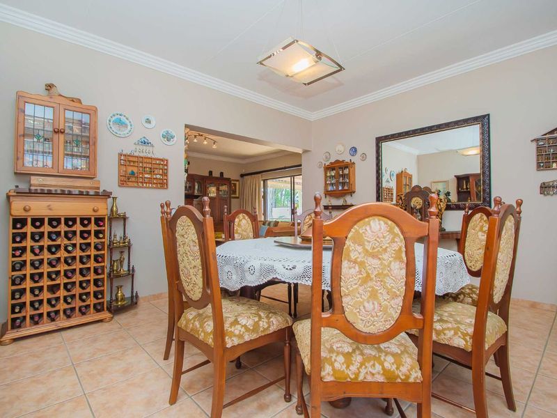 House For Sale in Constantia Kloof - Photo 10