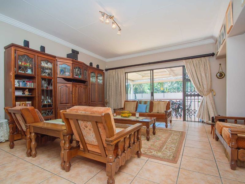 House For Sale in Constantia Kloof - Photo 9