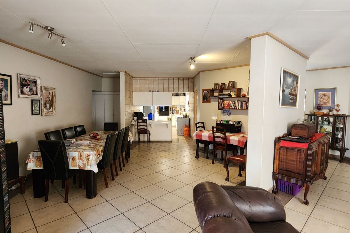 House For Sale in Flora Park - Photo 4