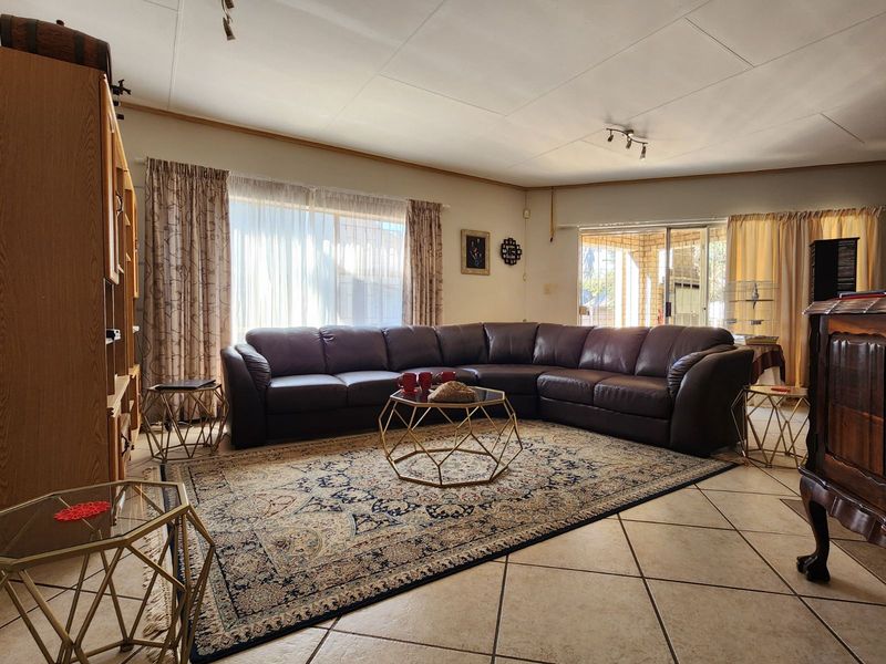 House For Sale in Flora Park - Photo 3