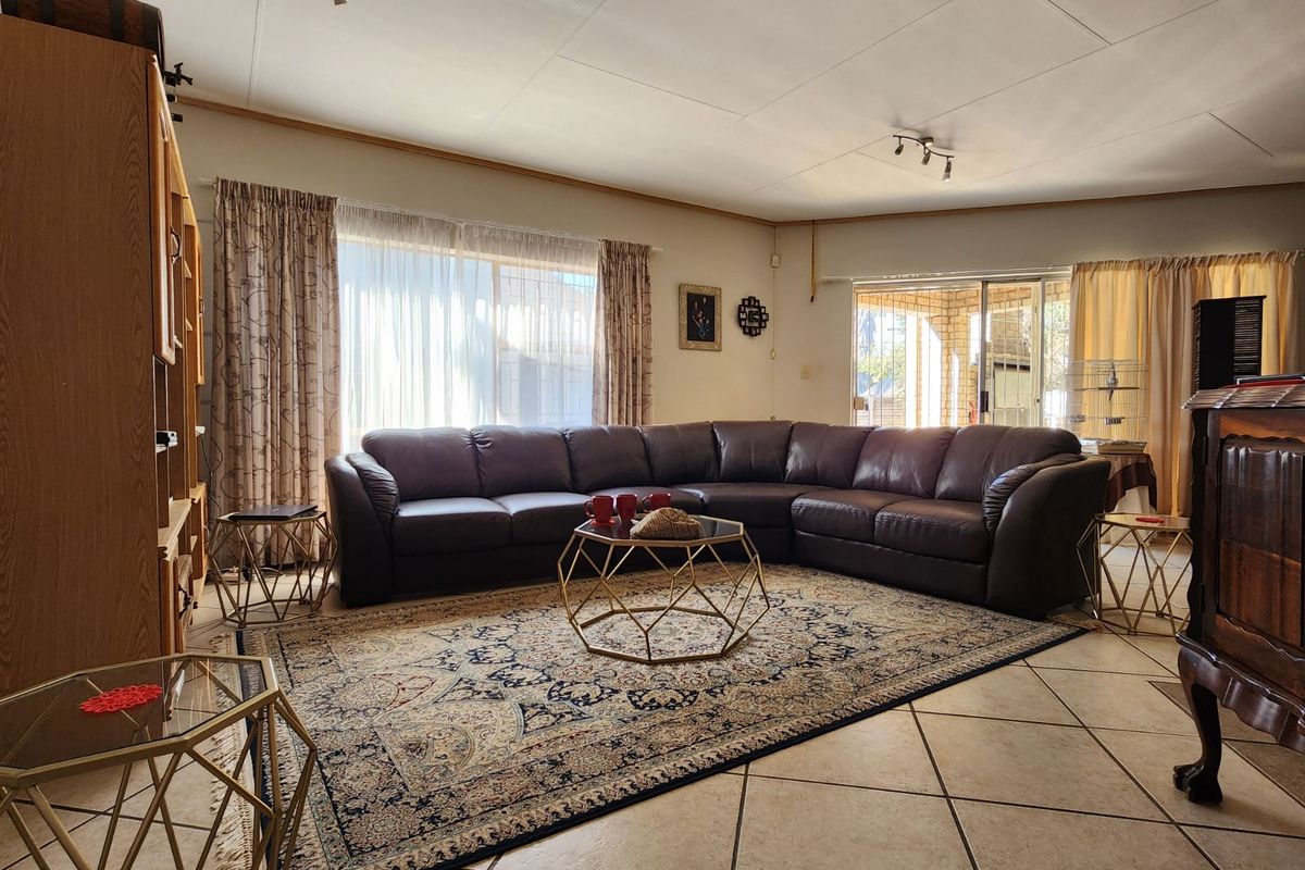 House For Sale in Flora Park - Photo 3