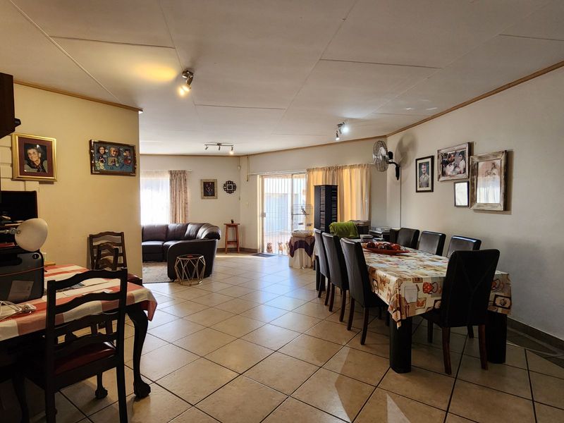 House For Sale in Flora Park - Photo 5