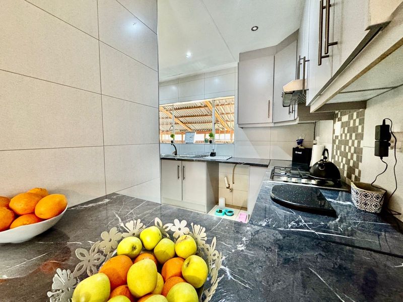 House For Sale in Evander - Photo 3