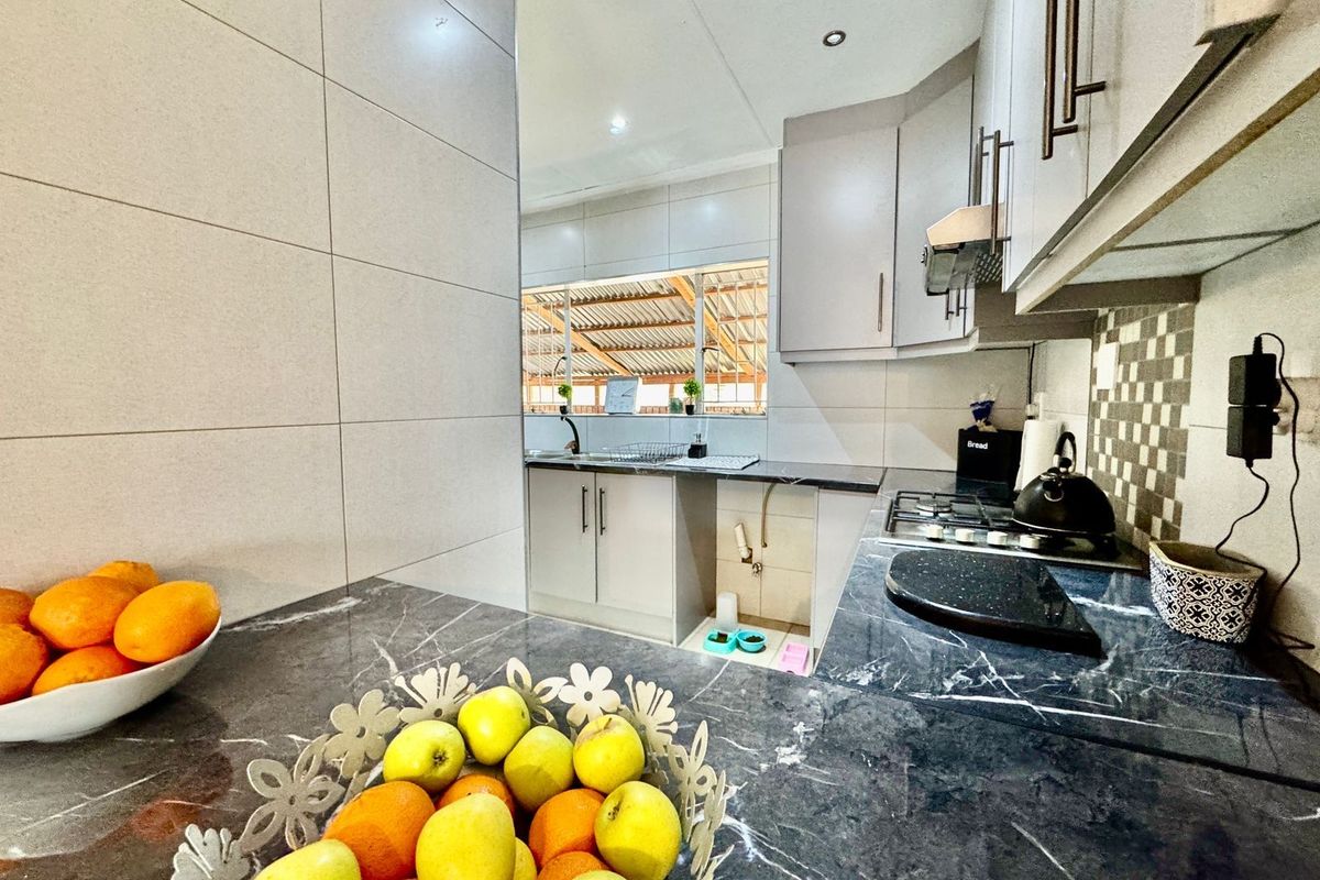 House For Sale in Evander - Photo 3