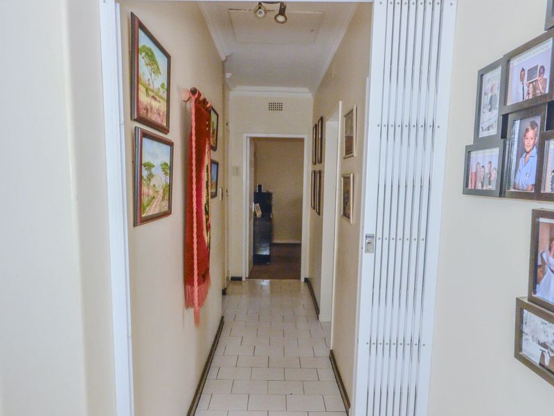 House For Sale in Mondeor - Photo 9