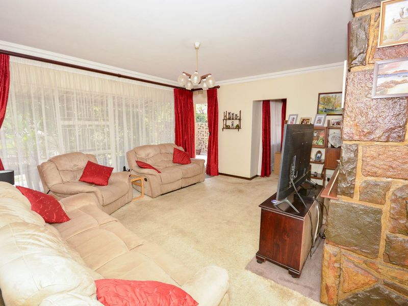 House For Sale in Mondeor - Photo 7