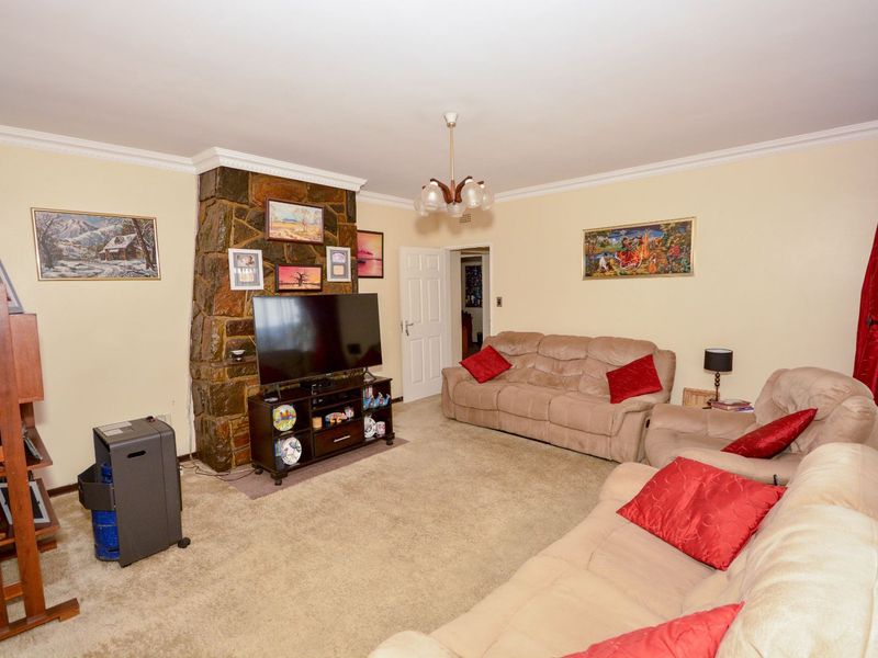 House For Sale in Mondeor - Photo 6