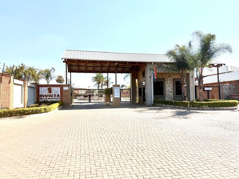 Apartment For Sale in Philip Nel Park - Photo 2