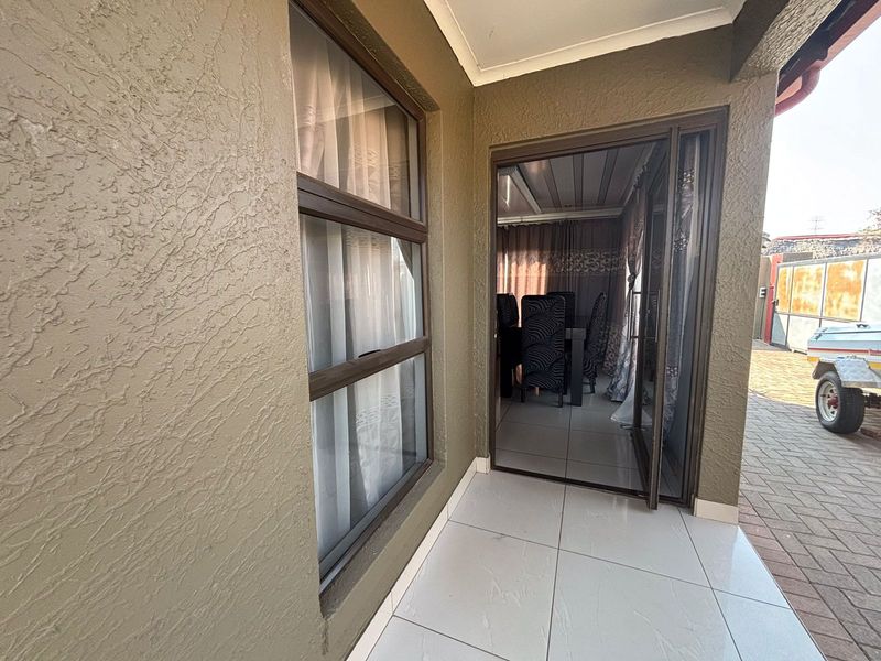 House For Sale in Goudrand - Photo 2