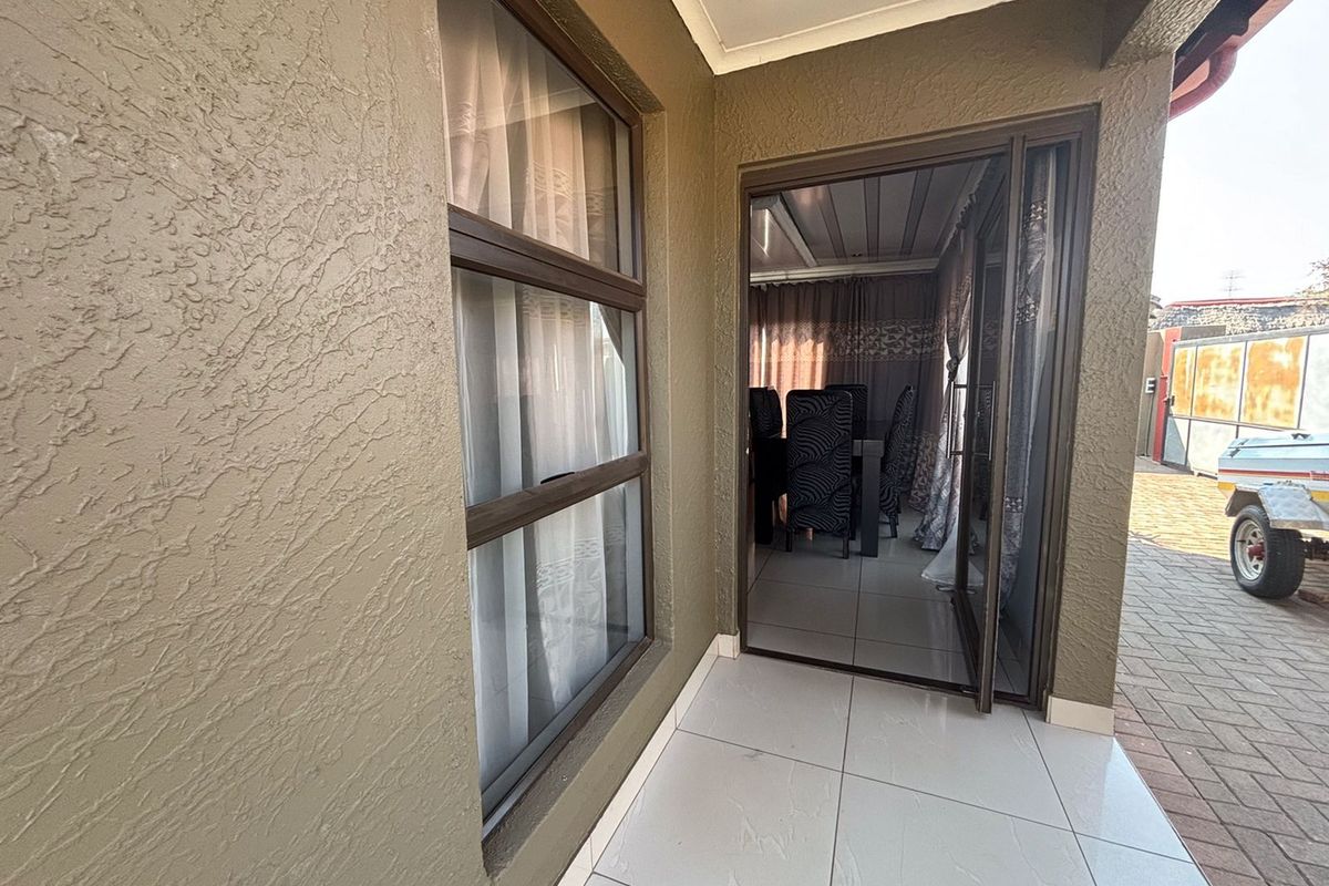 House For Sale in Goudrand - Photo 2