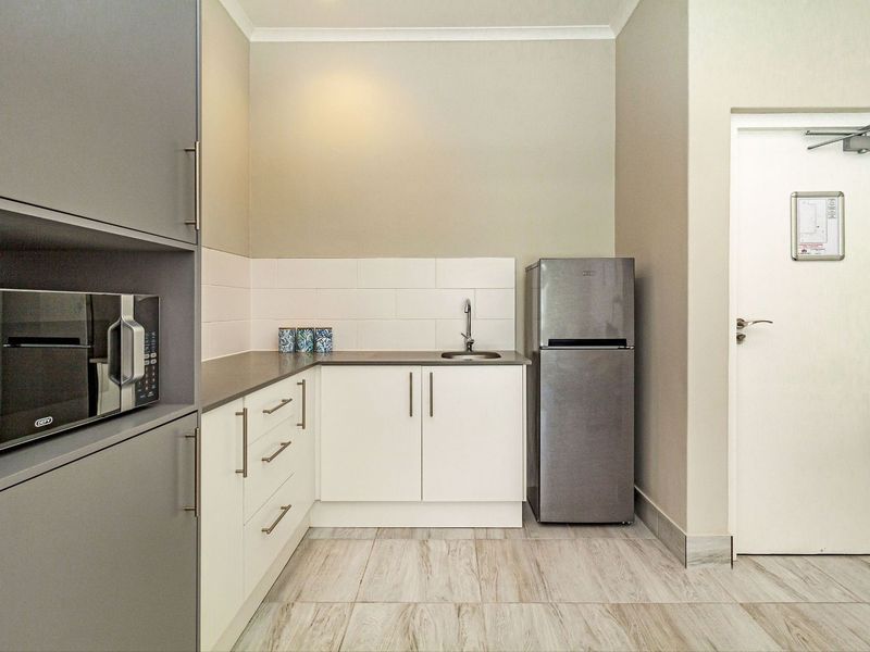 Apartment For Sale in Heritage Park - Photo 4