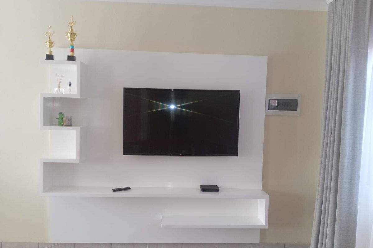 Townhouse For Sale in Annlin - Photo 5