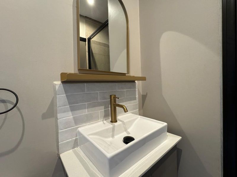 Apartment For Sale in Sandown - Photo 9