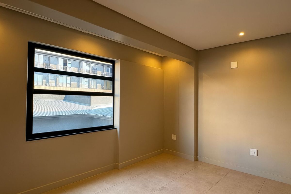 Apartment For Sale in Sandown - Photo 4