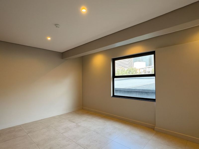 Apartment For Sale in Sandown - Photo 6