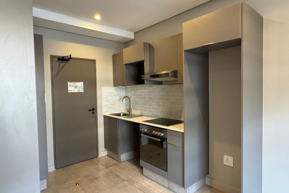 Apartment For Sale in Sandown - Photo 2