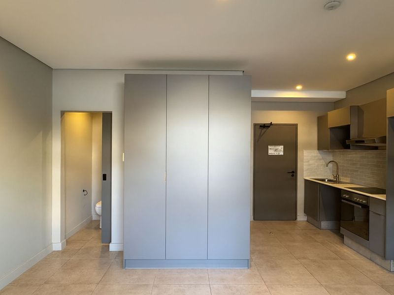 Apartment For Sale in Sandown - Photo 3