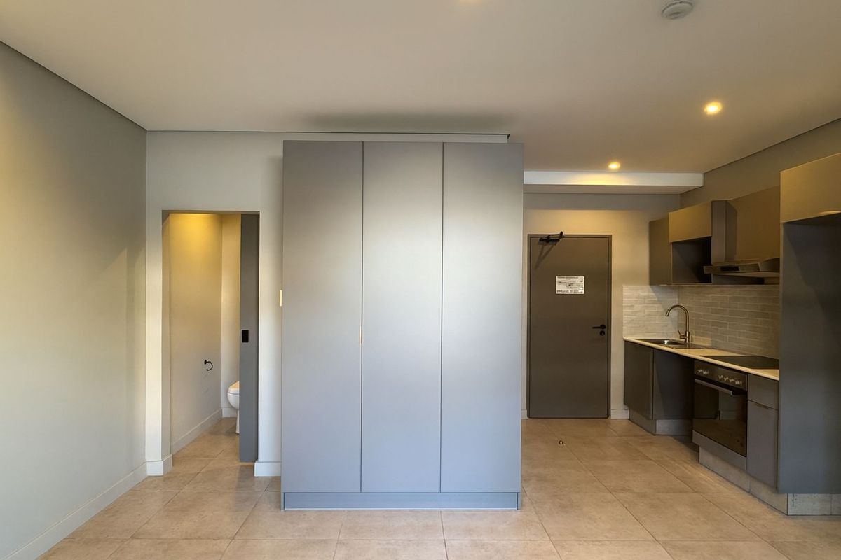 Apartment For Sale in Sandown - Photo 3