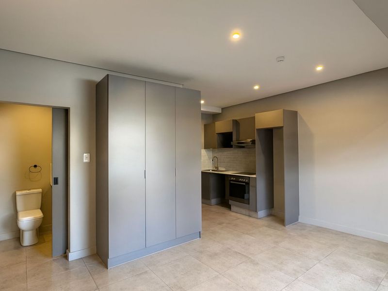 Apartment For Sale in Sandown - Photo 5