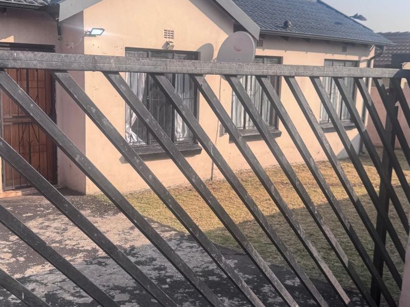 House For Sale in Tasbet Park - Photo 2