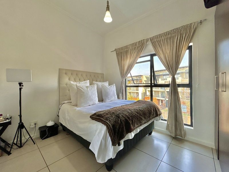 Apartment For Sale in Fourways - Photo 2