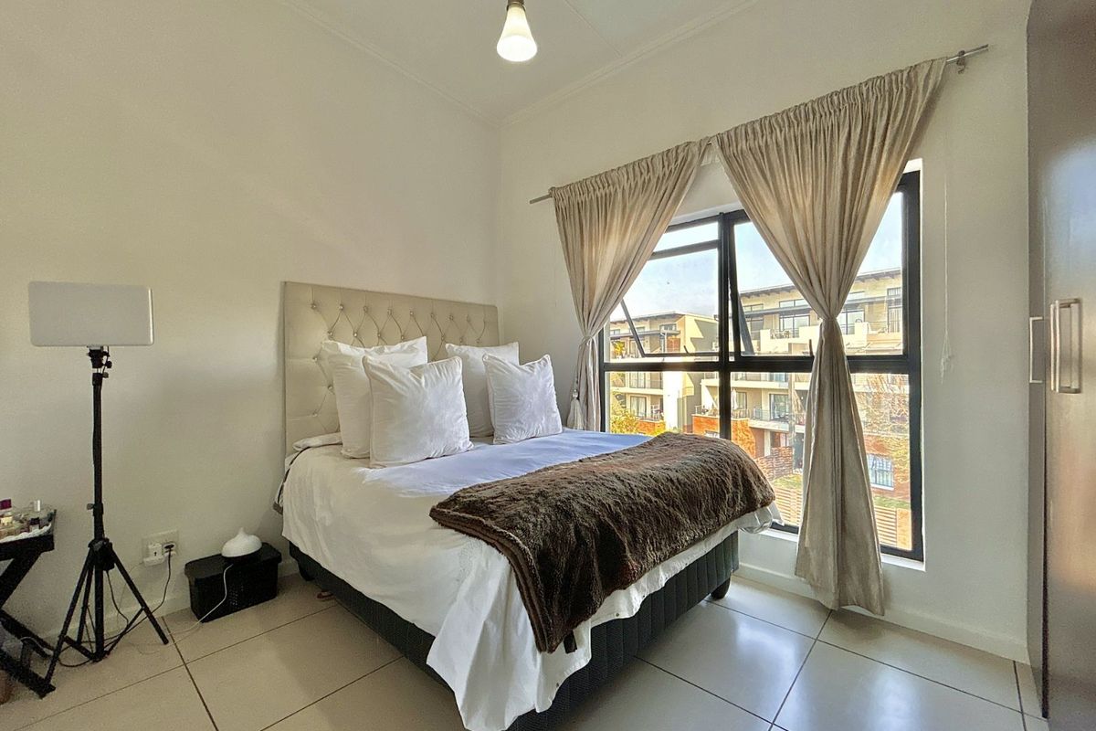 Apartment For Sale in Fourways - Photo 2