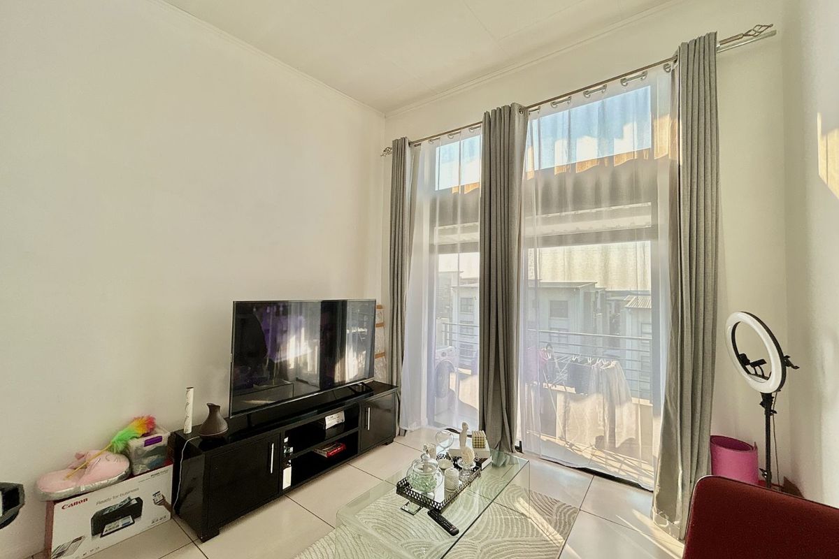 Apartment For Sale in Fourways - Photo 4