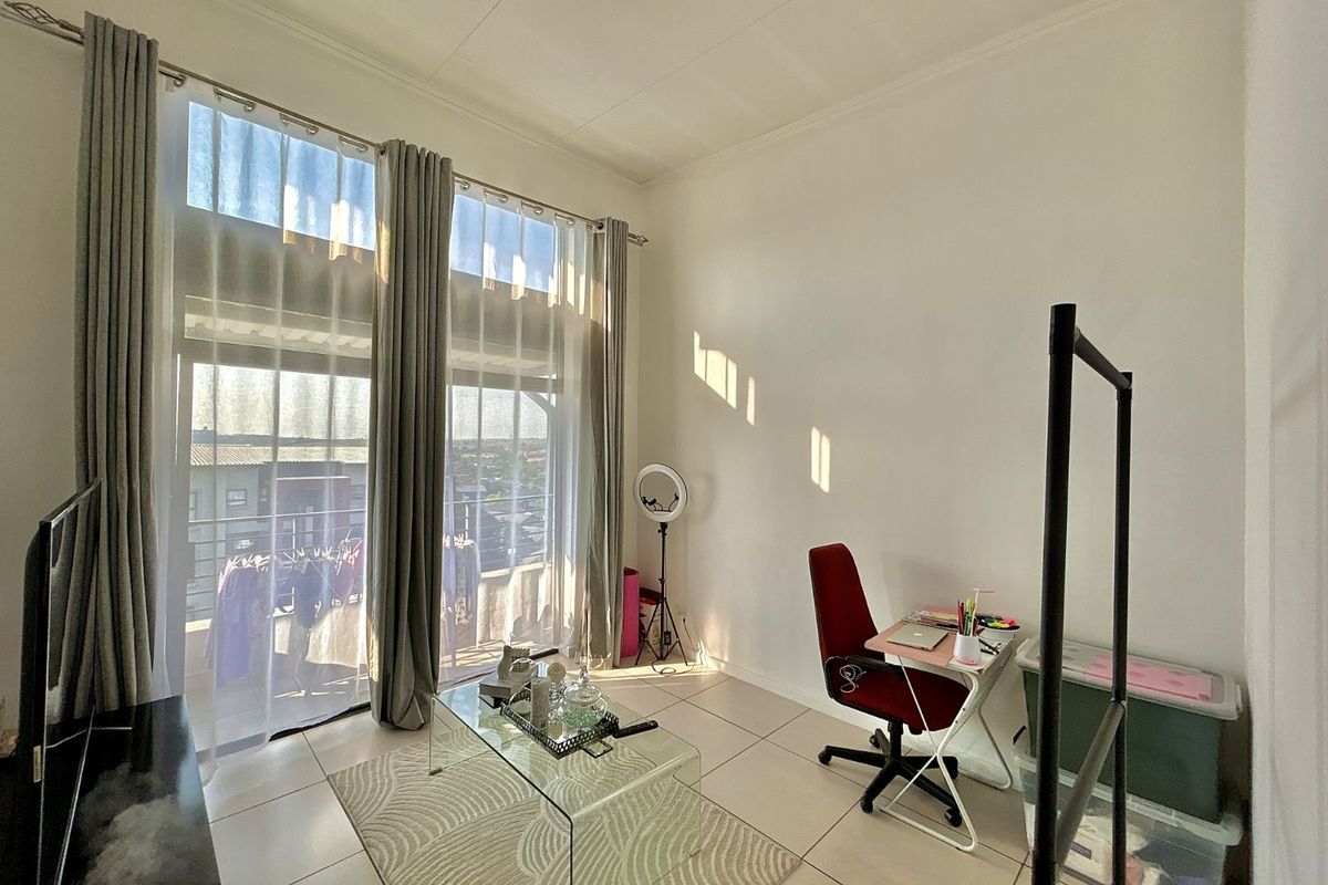Apartment For Sale in Fourways - Photo 5