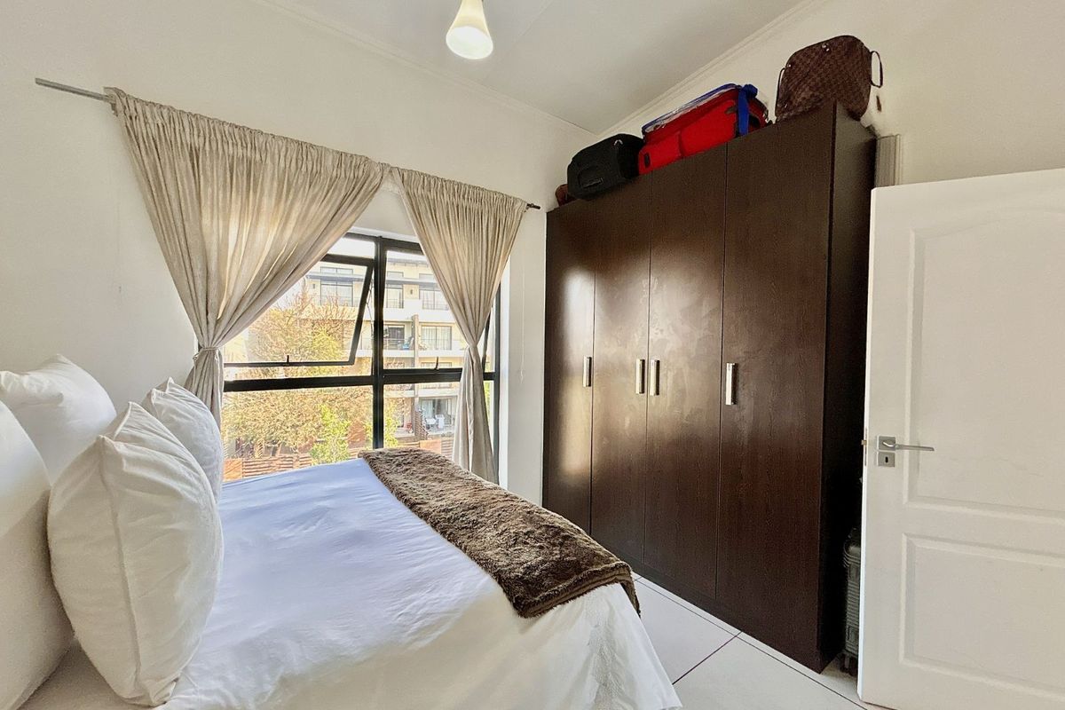 Apartment For Sale in Fourways - Photo 3