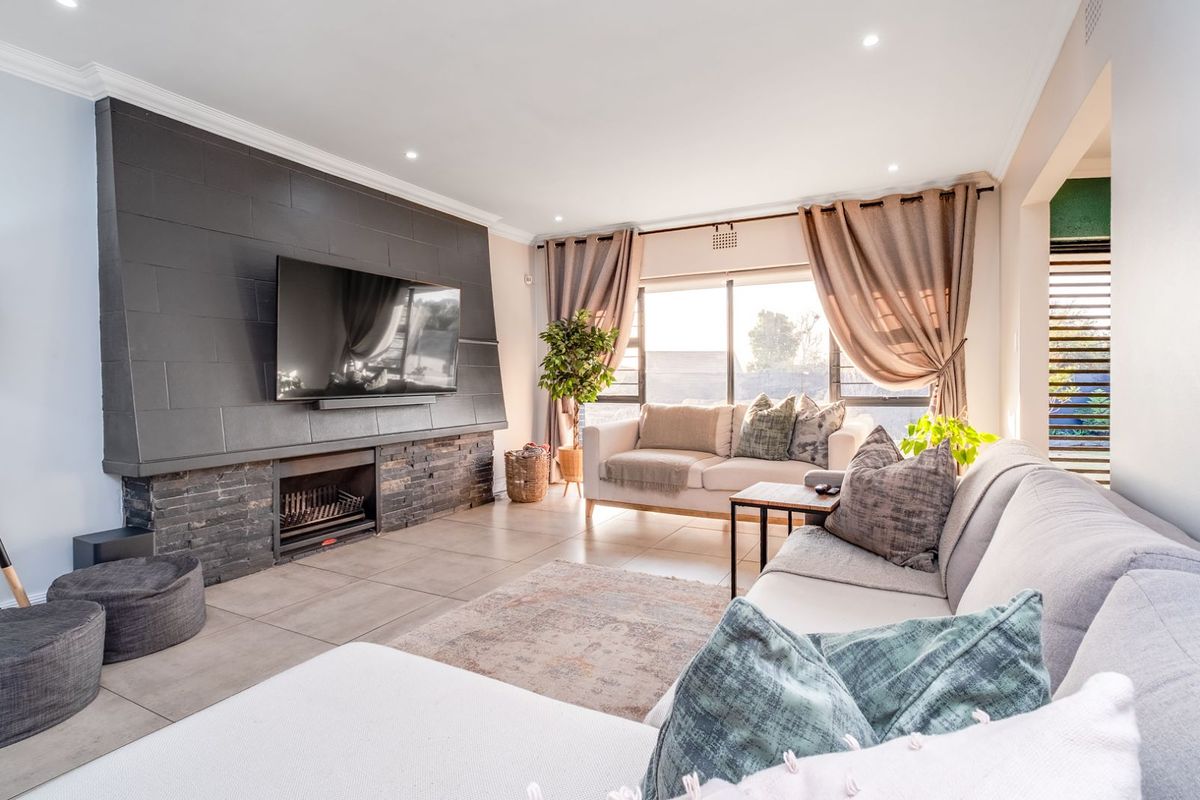 House For Sale in Noordheuwel - Photo 3