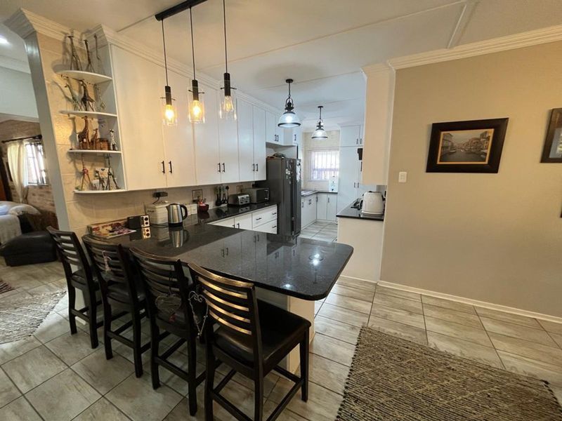 House For Sale in Memorial Road Area - Photo 9