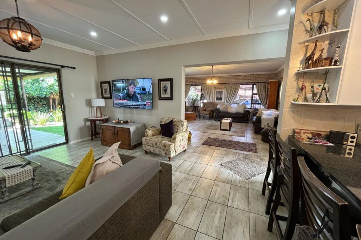House For Sale in Memorial Road Area - Photo 4