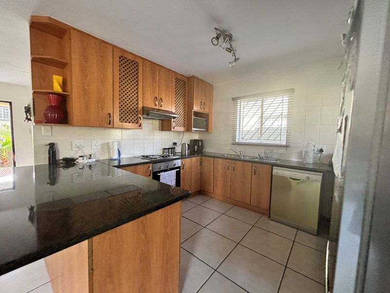 House For Sale in North Riding - Photo 10