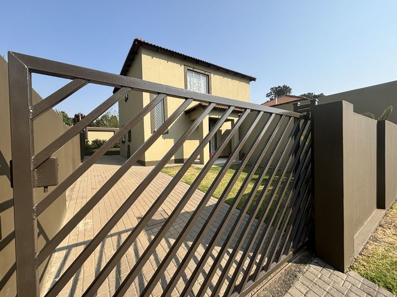 House For Sale in North Riding - Photo 2