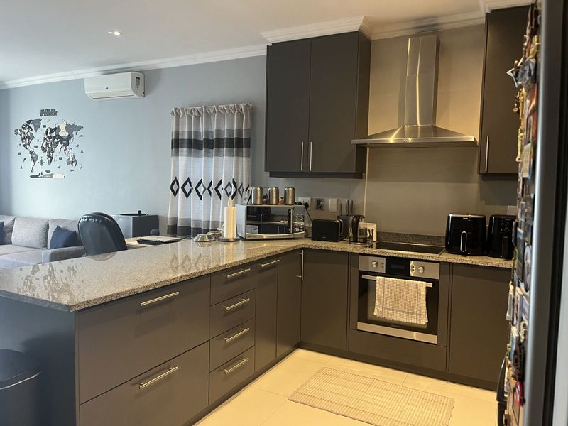 House For Sale in Parklands - Photo 6