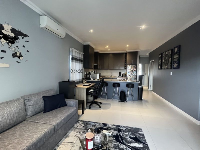 House For Sale in Parklands - Photo 4
